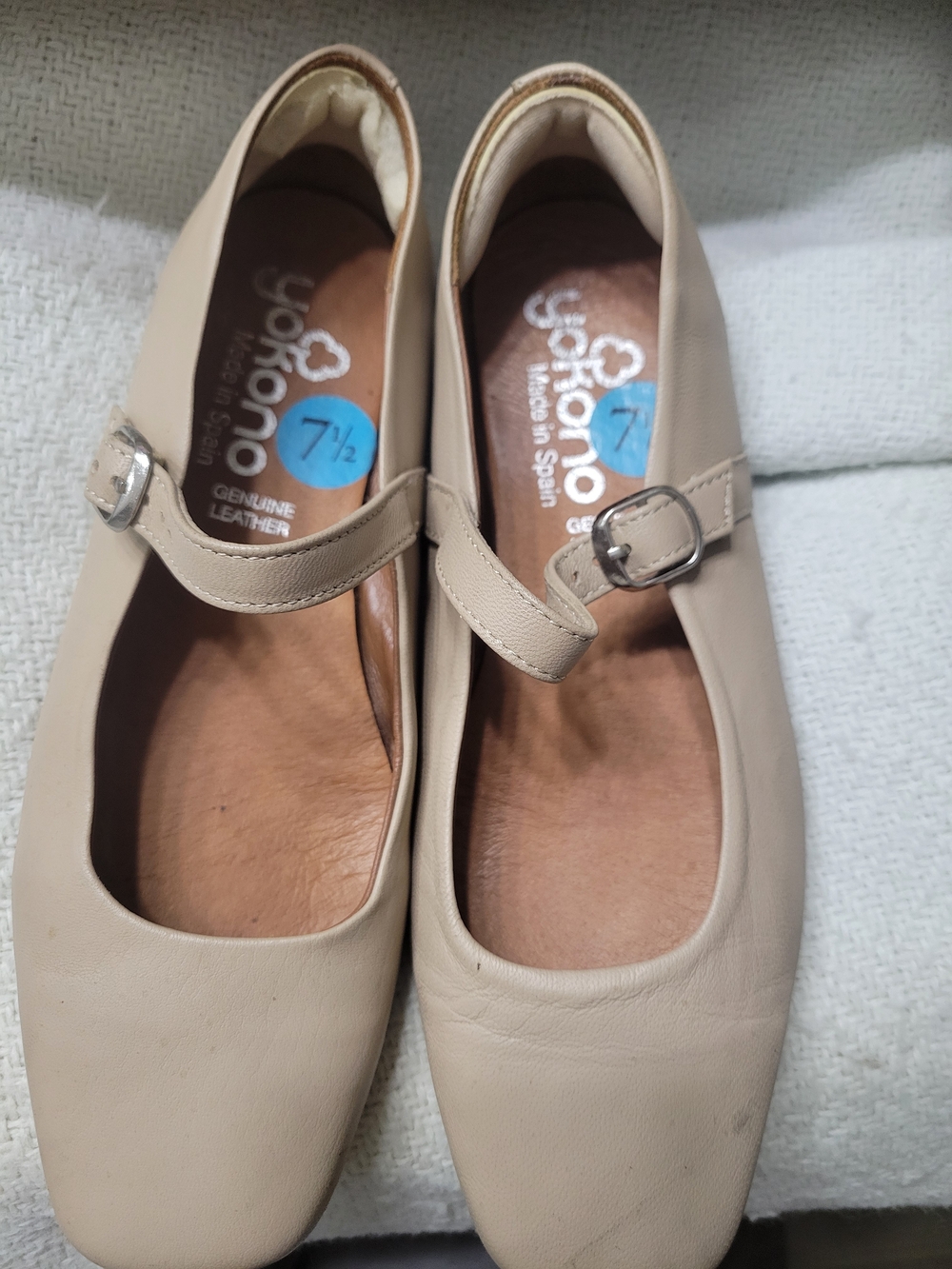 YOKONO Beige Mary Jane Leather Flats
